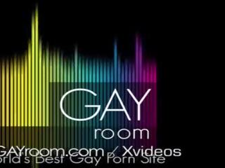 Gayroom sakallı kötü adolescent alır tüylü eller anne invaded tarafından peter