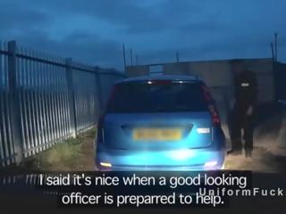 Falošný policajt pulls cez inviting prsnaté blondýna potom ofina ju
