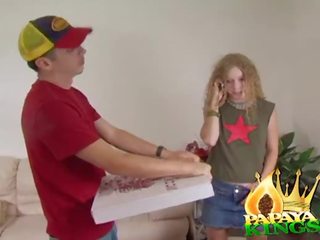 Gwen fucks bánh pizza youth