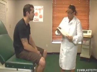 Uly emjekli medic heals a huge boner