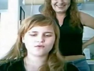 Sexo a três com daugther mãe e tia em webcam - viver em www.angelzlive.com