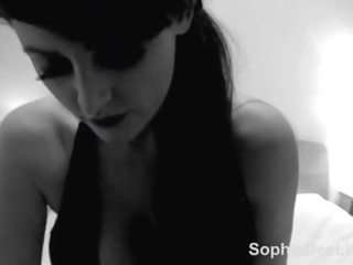 Rinnakas briti pornotäht sophie dee masturbeerib jaoks sa sisse mustanahaline ja valge