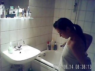 Elcsípett niece amelynek egy fürdőkád tovább rejtett kamera - ispywithmyhiddencam.com