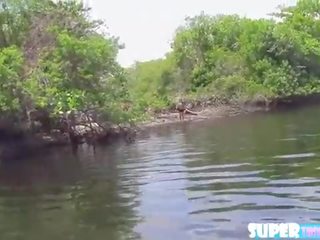 Malutkie i dzikie ostrokrzew hendrix dostaje stranded i ends w górę pieprzony